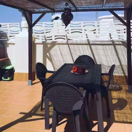 Live Terraza Y Piscina * أذيخي